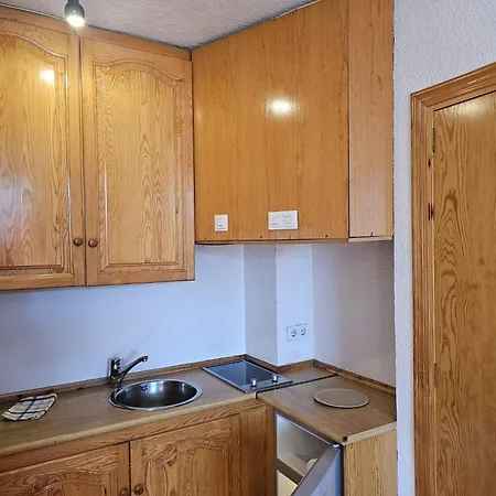 Imeda Estudio Pradollano アパート *